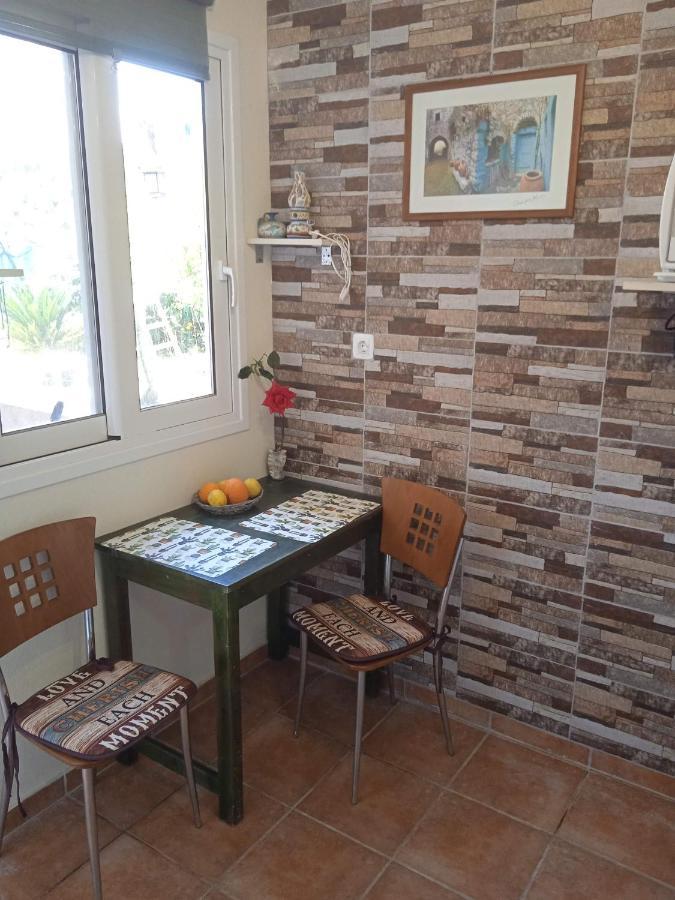 Modern 1-Bedroom With Bbq & Roof Garden Near Beach Stalos Exterior photo